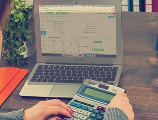 財(cái)務(wù)軟件選對(duì)了嗎？我會(huì)建議你這樣做...